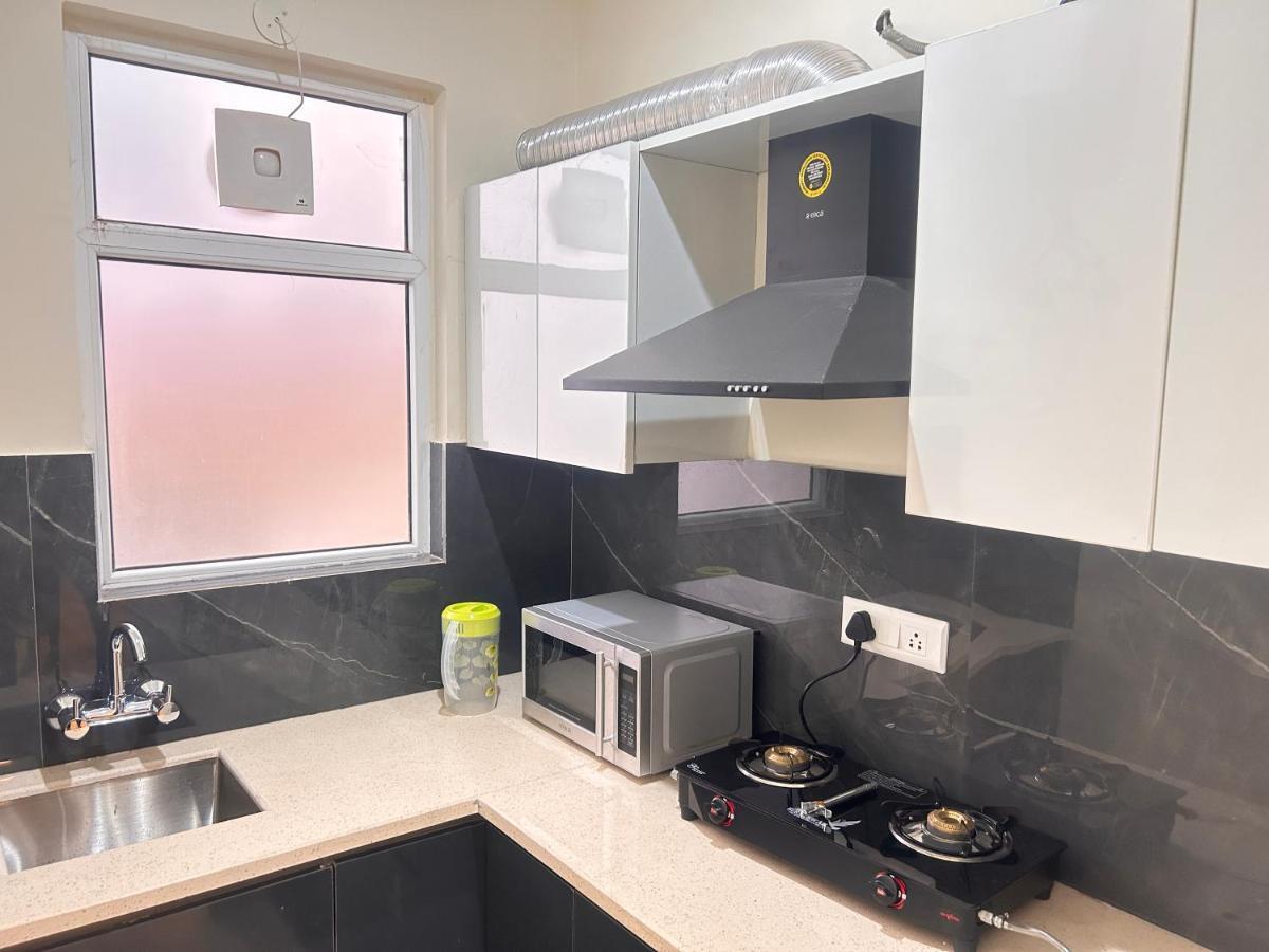 Lime Tree Service Apartment - Medanta Medicity, グルガウン エクステリア 写真