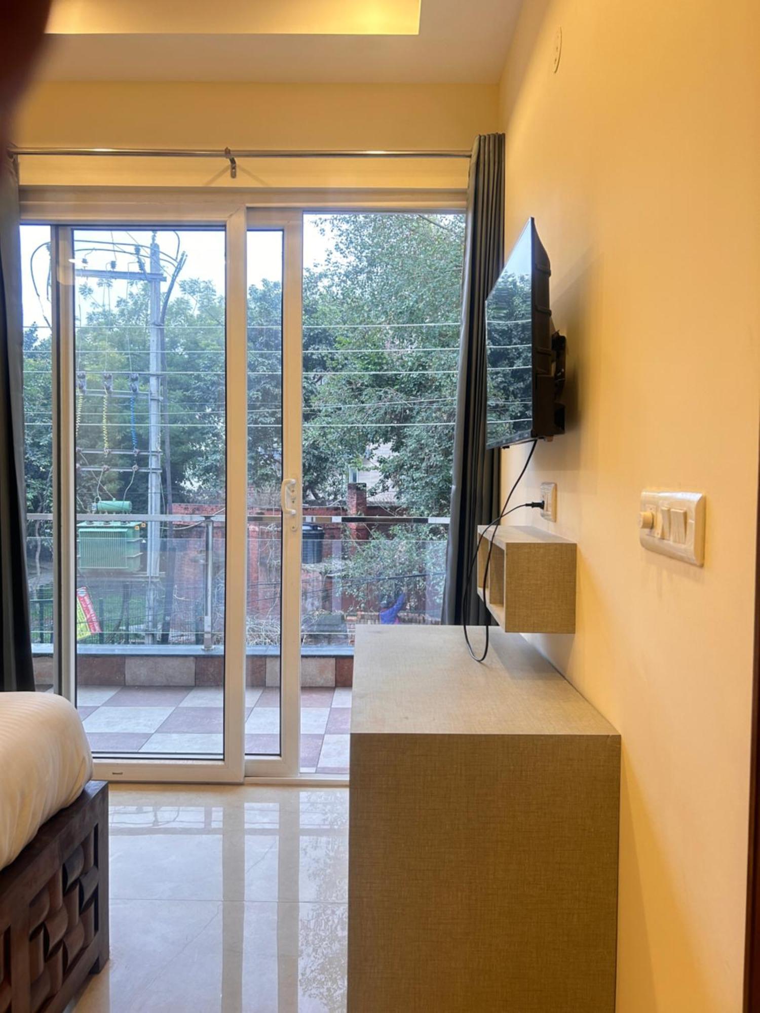 Lime Tree Service Apartment - Medanta Medicity, グルガウン エクステリア 写真